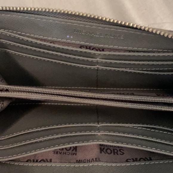 Michael Kors Wallet - Picture 2 of 3